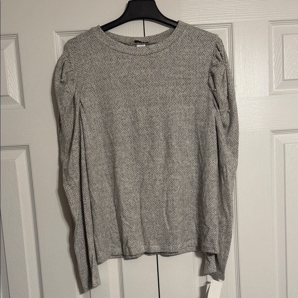NWT Light Gray Long-Sleeve Knit Top with Subtle Chevron Texture & Puff Shoulders